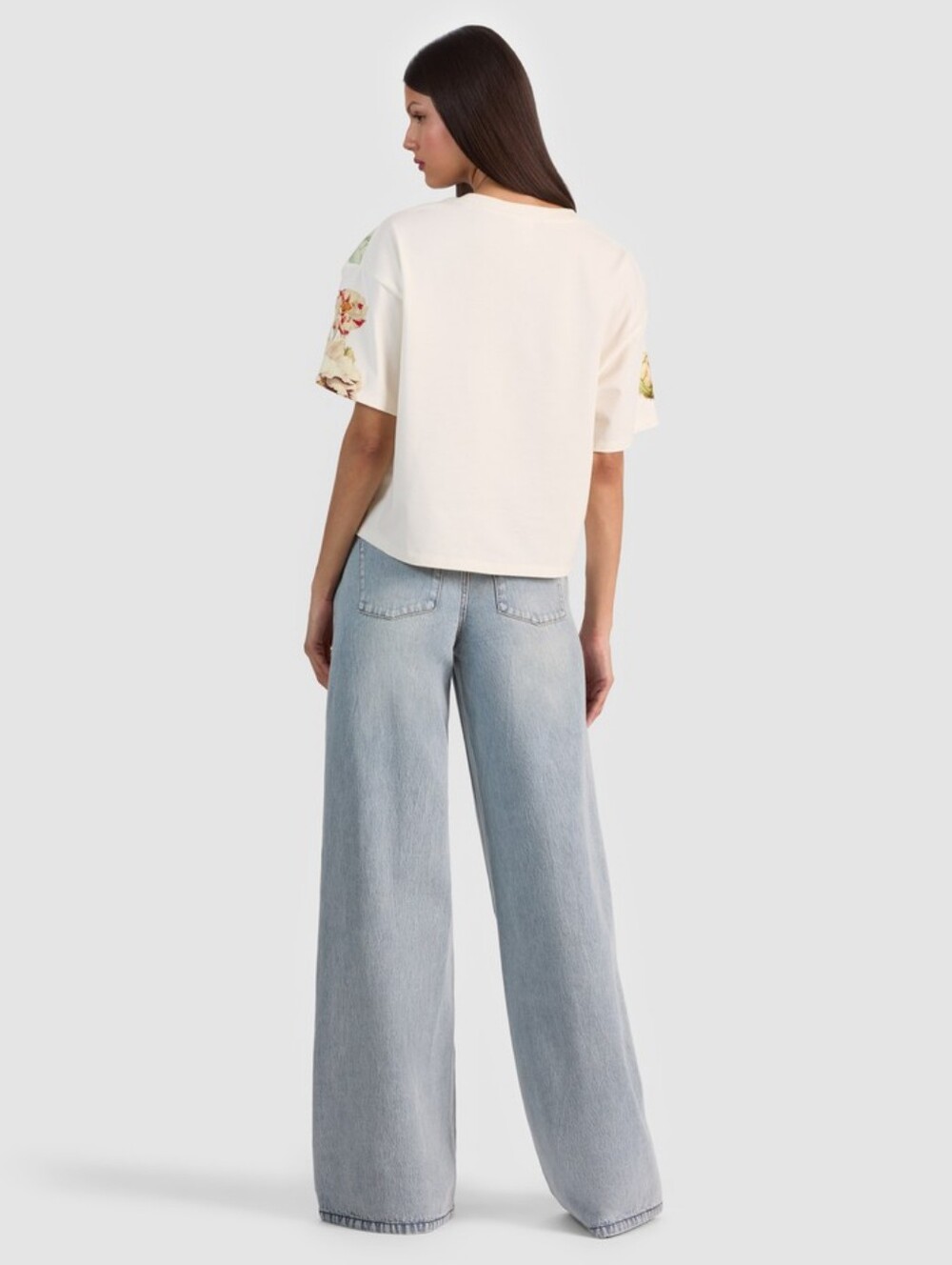 ALICE & OLIVIA EVAN APPLIQUE OVERSIZED TEE - Picture 3 of 14